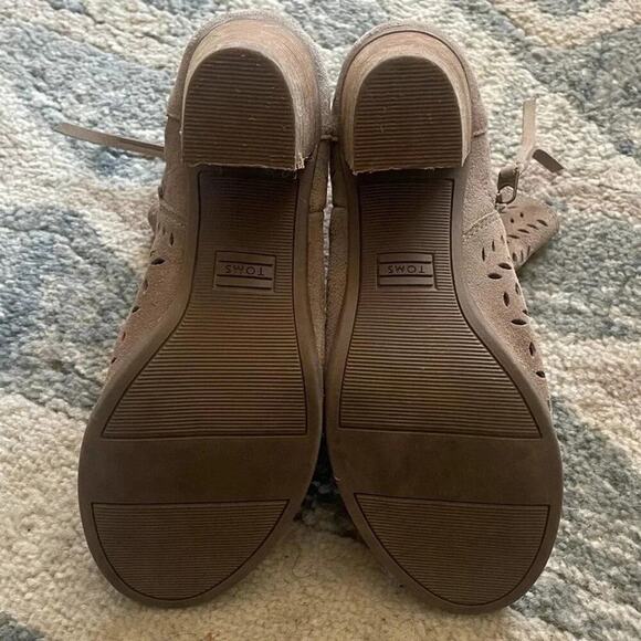 TOMS Women’s Majorca Peep Toe Stucco Suede Perforated Booties Size 6.5 - Picture 8 of 8